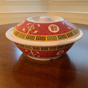 Oriental serving bowl
